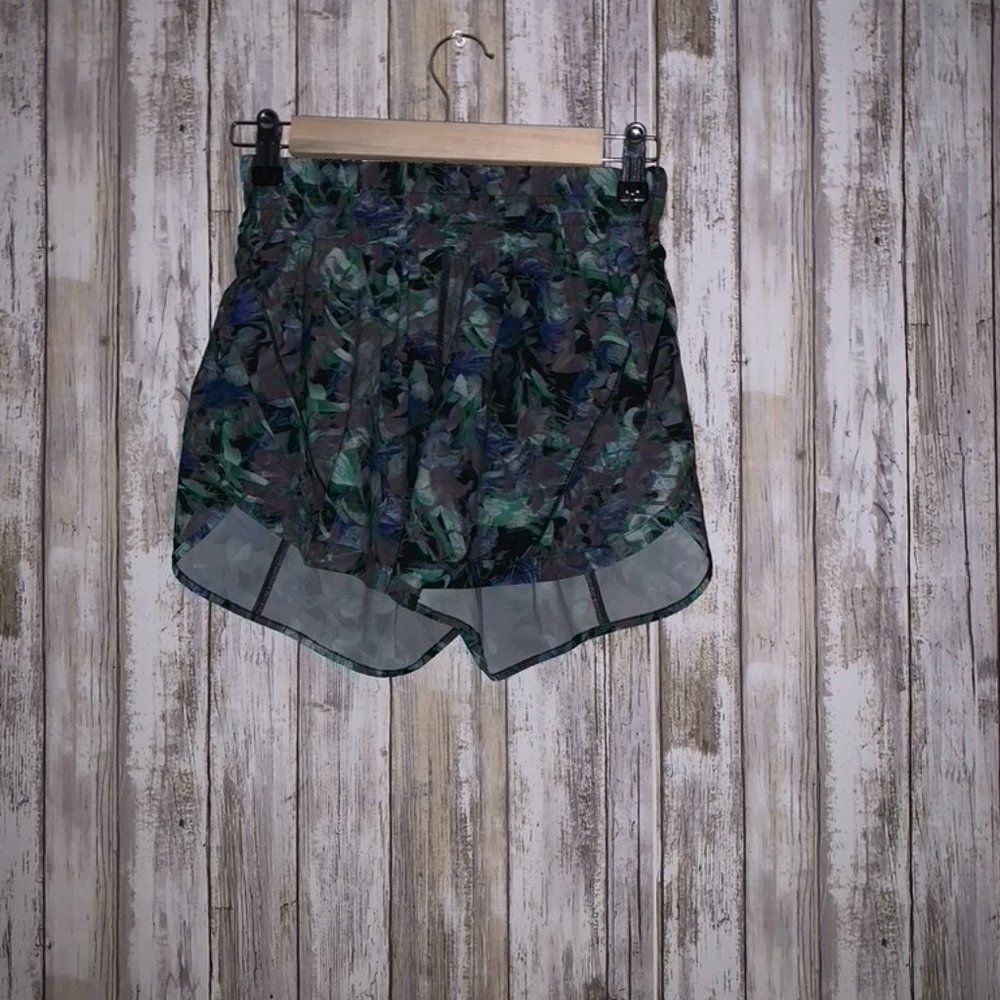 lululemon track that 4" shorts size 4